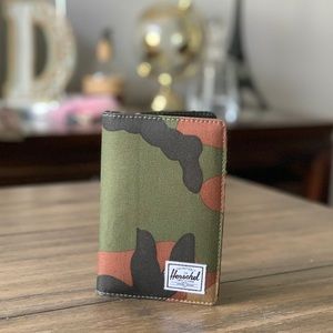 Herschel Search RFID Passport Holder